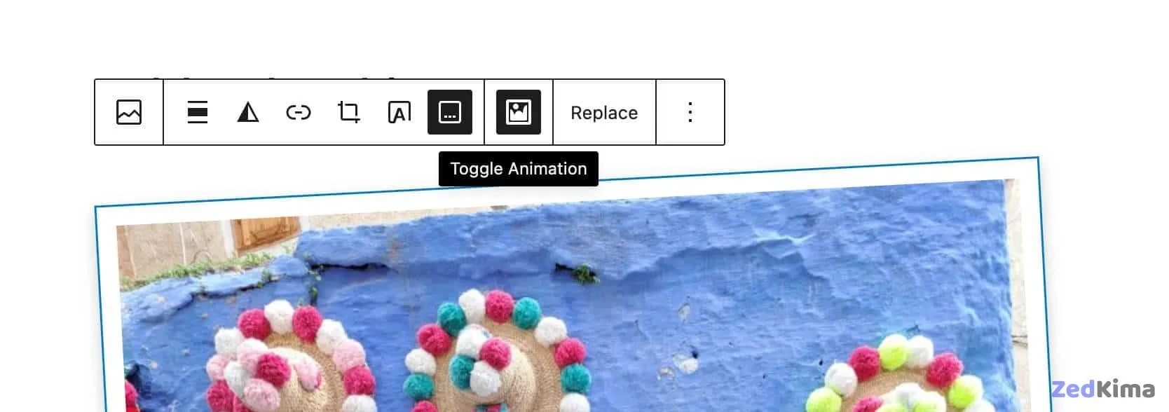 A custom button has been added to the block toolbar